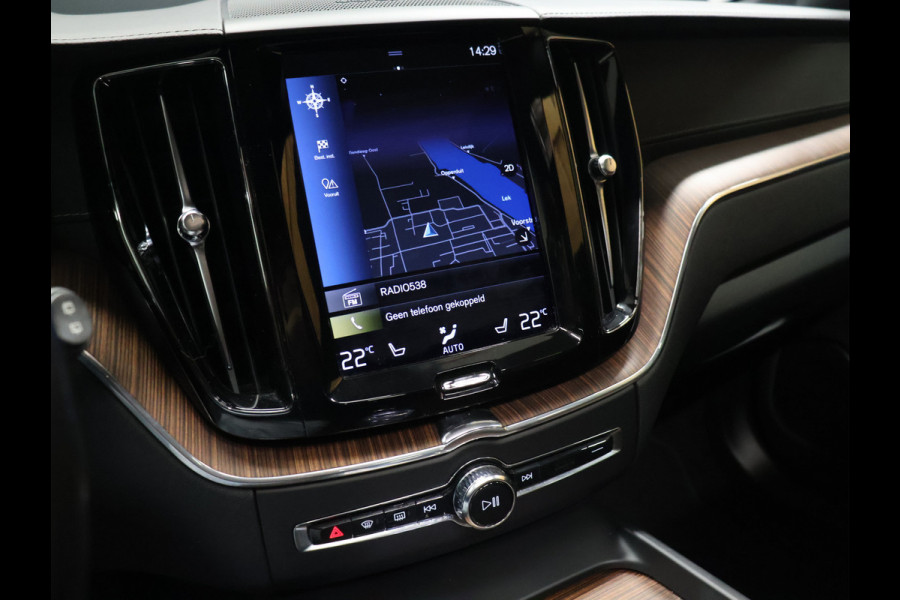 Volvo XC60 2.0 B4 Inscription [SCHUIFKANTELDAK, APPLECARPLAY, ANDROID, STOELVERWARMING, CRUISE CONTROL, STUURVERWARMING, HARMAN/KARDON AUDIO, MEMORY SEATS, HEAD UP DISPLAY, DIGITAL DASH, 360 CAMERA, ELEKTRISCHE ACHTERKLEP