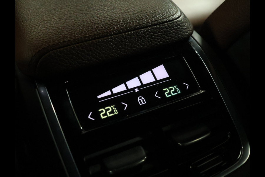 Volvo XC60 2.0 B4 Inscription [SCHUIFKANTELDAK, APPLECARPLAY, ANDROID, STOELVERWARMING, CRUISE CONTROL, STUURVERWARMING, HARMAN/KARDON AUDIO, MEMORY SEATS, HEAD UP DISPLAY, DIGITAL DASH, 360 CAMERA, ELEKTRISCHE ACHTERKLEP