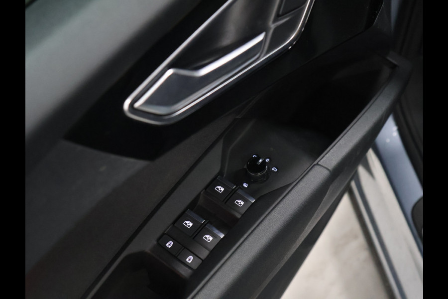 Audi Q4 e-tron 40 Launch edition Advanced 77 kWh [SOH 92%, SONOS, MATRIX LED, APPLE CARPLAY, ANDROID, STOELVERWARMING, ELEKTRISCHE ACHTERKLEP, CRUISE CONTROL, PDC V+A, GROOT NAVIGATIE, DIGITAL DASH, CLIMATE, 20 INCH, NIEUWSTAAT]