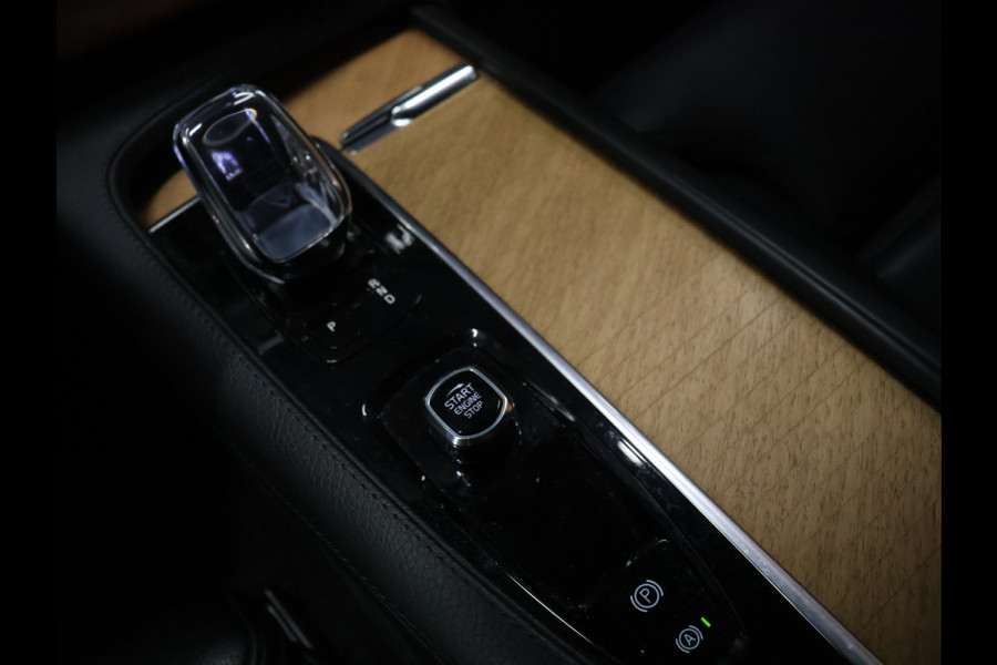 Volvo XC90 2.0 T8 Recharge AWD Inscription Expression [SCHUIFKANTELDAK, HARMAN/KARDON, ADAPTIVE CRUISE, APPLE CARPLAY, ANDROID, 7-PERSOONS, VOL LEDER, STOELVERWARMING, STUURVERWARMING, 360º CAMERA, KEYLESS, LED, PDC V+A, GROOT NAVIGATIE, DIGITAL