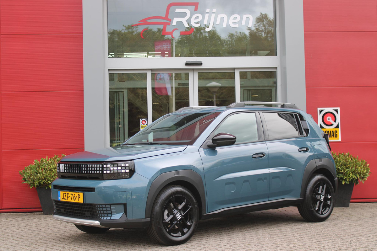 Fiat Grande Panda 1.2 Hybrid 110PK AUTOMAAT ICON | PACK STYLE: 16" LICHTMETALEN VELGEN HOOGGLANS ZWART, DAKRAILS ZWART, EXTRA GETINTE ACHTERRUITEN, IN HOOGTE VERSTELBARE PASSAGIERSSTOEL, MIDDENARMSTEUN, STYLE VOOR EN ACHTERBUMPER, STYLE DASHBOARD) | CRUISE CONTROL | DAB+ RADIO | APPLE CARPLAY/ANDROID AUTO |