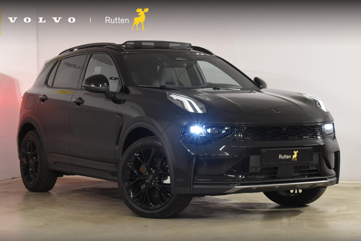 Lynk & Co 01 276PK Automaat More / Adaptive cruise control / Leren bekleding / Elektrisch verstelbare stoelen / Schuif- kanteldak / Stoel- en stuurverwarming / Parkeersensoren V+A / 360 Graden Camera / Elektrische achterklep / 20" lichtmetalen velgen / Trekhaak