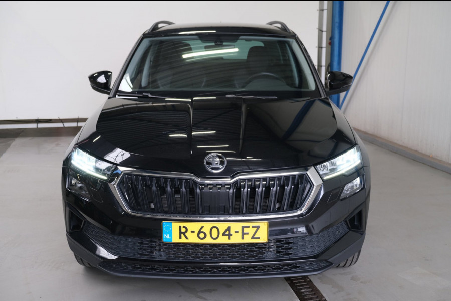 Škoda Karoq 1.5 TSI ACT Business Edition Plus Automaat - N.A.P. Airco, Cruise, Navi, Camera, PDC.