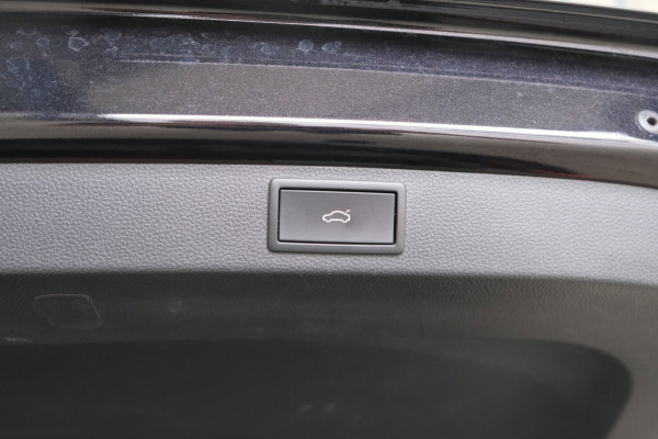 Škoda Karoq 1.5 TSI ACT Business Edition Plus Automaat - N.A.P. Airco, Cruise, Navi, Camera, PDC.