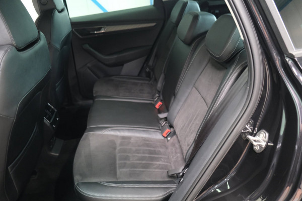 Škoda Karoq 1.5 TSI ACT Business Edition Plus Automaat - N.A.P. Airco, Cruise, Navi, Camera, PDC.