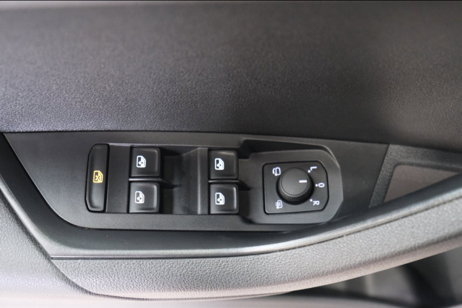 Škoda Karoq 1.5 TSI ACT Business Edition Plus Automaat - N.A.P. Airco, Cruise, Navi, Camera, PDC.