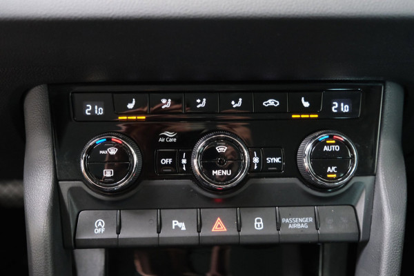 Škoda Karoq 1.5 TSI ACT Business Edition Plus Automaat - N.A.P. Airco, Cruise, Navi, Camera, PDC.