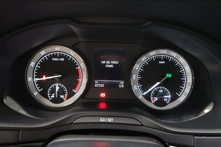 Škoda Karoq 1.5 TSI ACT Business Edition Plus Automaat - N.A.P. Airco, Cruise, Navi, Camera, PDC.