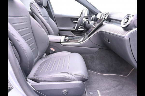 Mercedes-Benz C-Klasse Estate 300 e Business Solution AMG AMG Line | Night Pakket | Panorama Schuif-Kanteldak | Distronic | Parkeerpakket met 360°-camera | Sfeerverlichting. Inclusief 24 maanden Mercedes-Benz Certified garantie voor Europa.