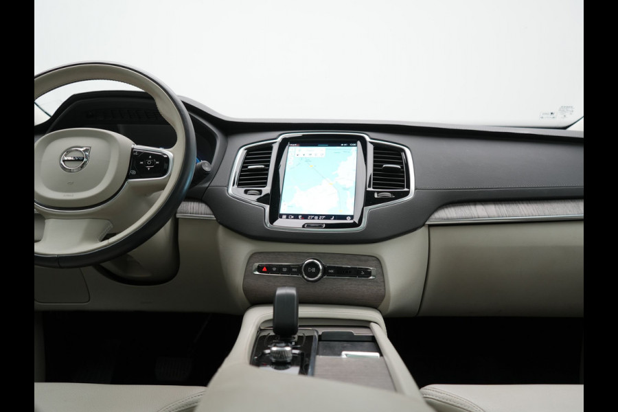 Volvo XC90 Recharge AWD Plus Dark Long Range 7 Persoons PHEV 456pk Dealer O.H | Trekhaak Af Fabriek | Panodak | Adaptive Cruise | 360 Camera | Harman / Kardon | Lederen Sportstoelen Memory & Verwarmd | Keyless | Blis | Stuur Verwarmd | Apple Carplay | Plug In Hybrid