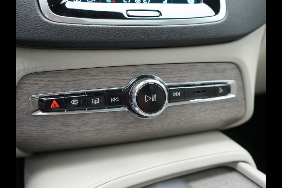 Volvo XC90 Recharge AWD Plus Dark Long Range 7 Persoons PHEV 456pk Dealer O.H | Trekhaak Af Fabriek | Panodak | Adaptive Cruise | 360 Camera | Harman / Kardon | Lederen Sportstoelen Memory & Verwarmd | Keyless | Blis | Stuur Verwarmd | Apple Carplay | Plug In Hybrid