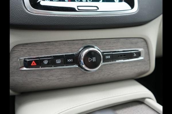 Volvo XC90 Recharge AWD Plus Dark Long Range 7 Persoons PHEV 456pk Dealer O.H | Trekhaak Af Fabriek | Panodak | Adaptive Cruise | 360 Camera | Harman / Kardon | Lederen Sportstoelen Memory & Verwarmd | Keyless | Blis | Stuur Verwarmd | Apple Carplay | Plug In Hybrid