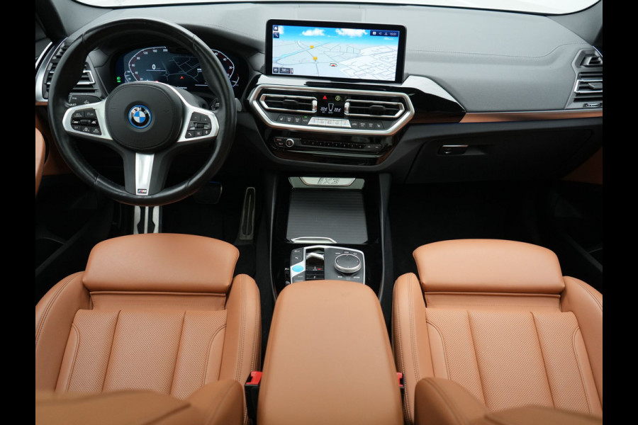 BMW iX3 M Sport 80 kWh 286pk Dealer O.H | Panodak | Adaptive Cruise | Camera | Lederen Sportstoelen Memory & Verwarmd | Sfeerverlichting | Blis | Apple Carplay | Navigatie | DAB | 19"L.M