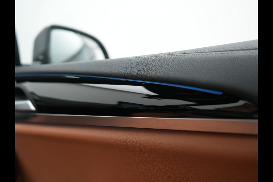 BMW iX3 M Sport 80 kWh 286pk Dealer O.H | Panodak | Adaptive Cruise | Camera | Lederen Sportstoelen Memory & Verwarmd | Sfeerverlichting | Blis | Apple Carplay | Navigatie | DAB | 19"L.M