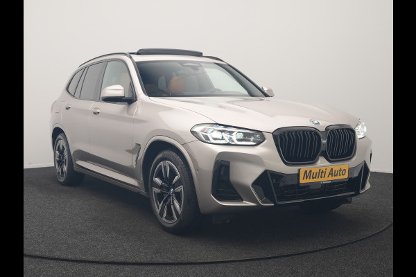 BMW iX3 M Sport 80 kWh 286pk Dealer O.H | Panodak | Adaptive Cruise | Camera | Lederen Sportstoelen Memory & Verwarmd | Sfeerverlichting | Blis | Apple Carplay | Navigatie | DAB | 19"L.M