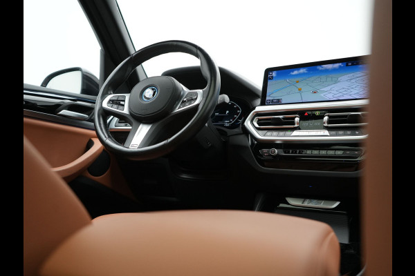 BMW iX3 M Sport 80 kWh 286pk Dealer O.H | Panodak | Adaptive Cruise | Camera | Lederen Sportstoelen Memory & Verwarmd | Sfeerverlichting | Blis | Apple Carplay | Navigatie | DAB | 19"L.M
