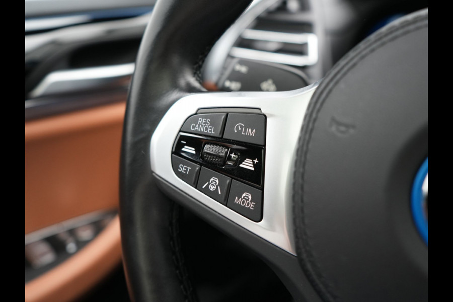 BMW iX3 M Sport 80 kWh 286pk Dealer O.H | Panodak | Adaptive Cruise | Camera | Lederen Sportstoelen Memory & Verwarmd | Sfeerverlichting | Blis | Apple Carplay | Navigatie | DAB | 19"L.M