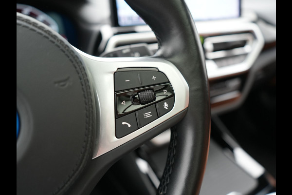 BMW iX3 M Sport 80 kWh 286pk Dealer O.H | Panodak | Adaptive Cruise | Camera | Lederen Sportstoelen Memory & Verwarmd | Sfeerverlichting | Blis | Apple Carplay | Navigatie | DAB | 19"L.M