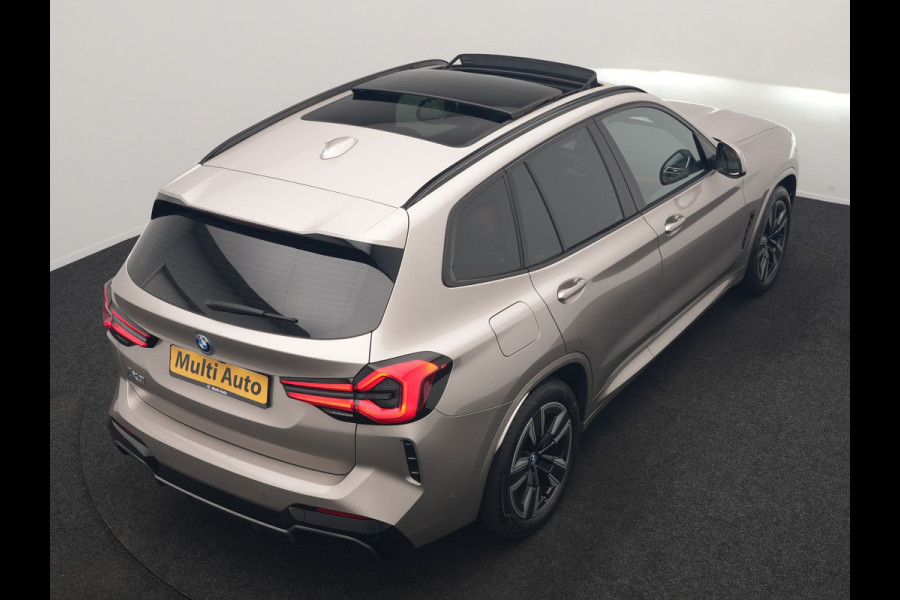BMW iX3 M Sport 80 kWh 286pk Dealer O.H | Panodak | Adaptive Cruise | Camera | Lederen Sportstoelen Memory & Verwarmd | Sfeerverlichting | Blis | Apple Carplay | Navigatie | DAB | 19"L.M