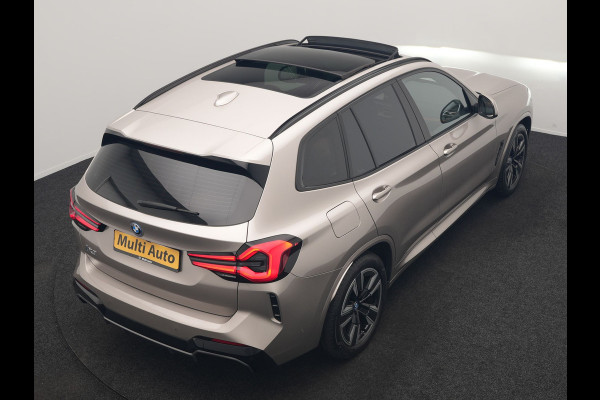 BMW iX3 M Sport 80 kWh 286pk Dealer O.H | Panodak | Adaptive Cruise | Camera | Lederen Sportstoelen Memory & Verwarmd | Sfeerverlichting | Blis | Apple Carplay | Navigatie | DAB | 19"L.M