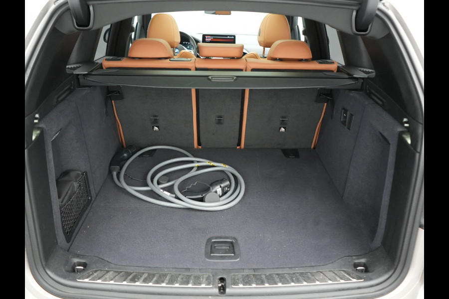 BMW iX3 M Sport 80 kWh 286pk Dealer O.H | Panodak | Adaptive Cruise | Camera | Lederen Sportstoelen Memory & Verwarmd | Sfeerverlichting | Blis | Apple Carplay | Navigatie | DAB | 19"L.M