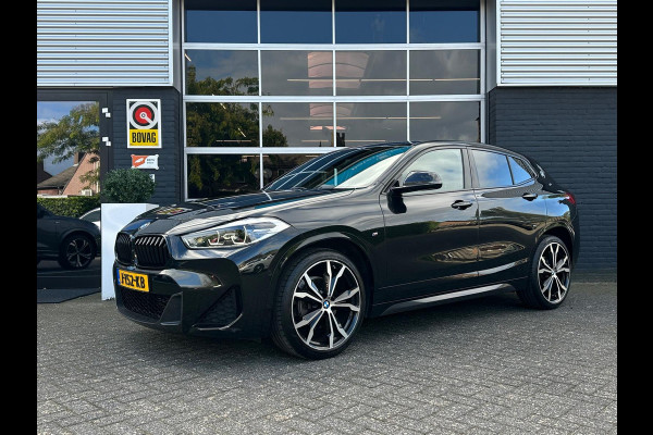 BMW X2 sDrive18i High Executive, M-pakket, Automaat, Cruise, Head-up, Camera, Navi, PDC, NAP