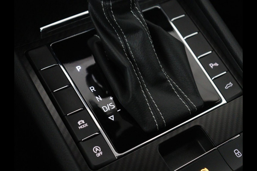 Škoda Superb Combi 1.5 TSI ACT Sportline Business | Leder/alcantara | Memory | Stoelverwarming | Virtueel dashboard | Park assist | Carplay | Navigatie | Climate control | Sfeerverlichting | Elektrische achterklep