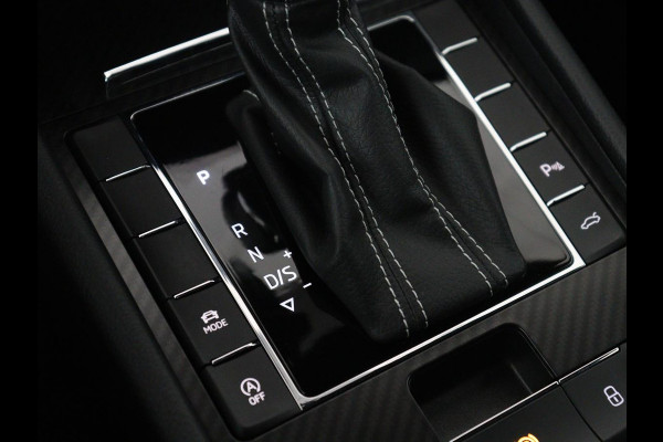 Škoda Superb Combi 1.5 TSI ACT Sportline Business | Leder/alcantara | Memory | Stoelverwarming | Virtueel dashboard | Park assist | Carplay | Navigatie | Climate control | Sfeerverlichting | Elektrische achterklep
