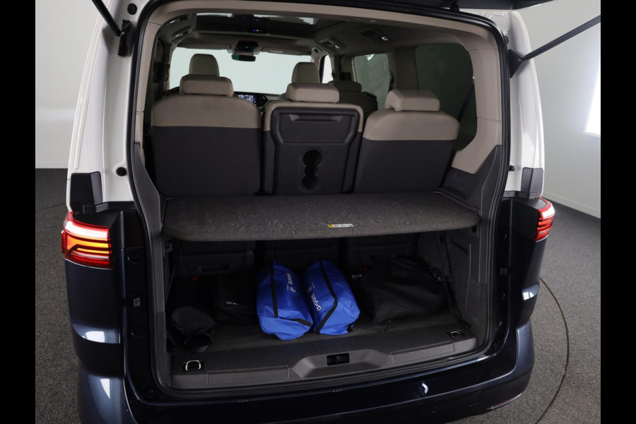 Volkswagen Multivan 1.5 eHybrid L2 Bulli Edition 4Motion 245 pk Automaat (DSG) | Verlengde garantie | Navigatie | Panoramadak | Parkeersensoren (Park assist) | Achteruitrijcamera | Matrix LED koplampen |