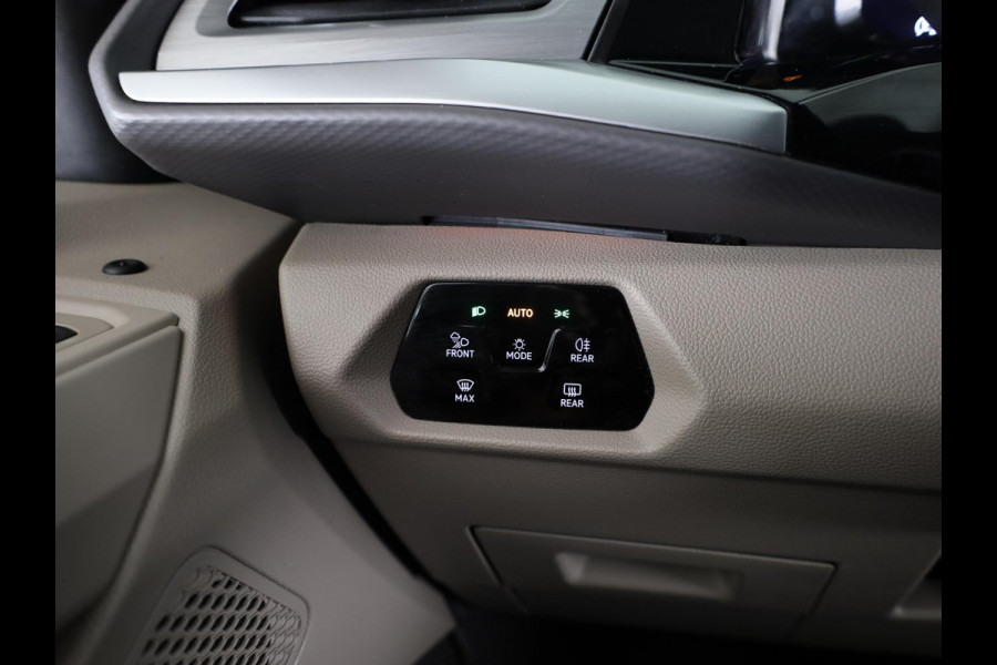 Volkswagen Multivan 1.5 eHybrid L2 Bulli Edition 4Motion 245 pk Automaat (DSG) | Verlengde garantie | Navigatie | Panoramadak | Parkeersensoren (Park assist) | Achteruitrijcamera | Matrix LED koplampen |