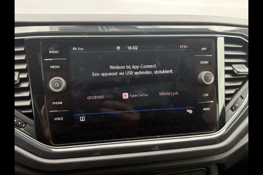 Volkswagen T-Roc 1.5 TSI Sport Business R 150pk | Trekhaak | Panoramadak | Stoelverwarming | Carplay | Cruise Control |