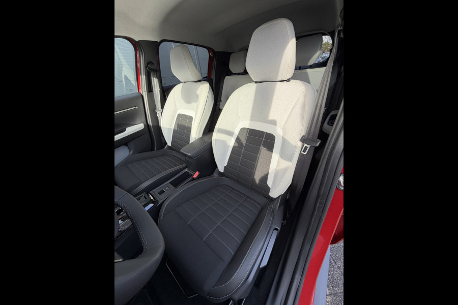 Citroën ë-C3 Max 113pk 44 kWh (Automatische Airco - Navigatie - LED - Apple Carplay - Camera - 17" - Two Tone)