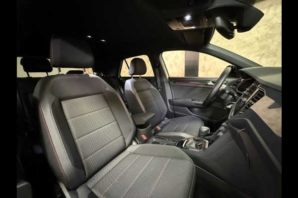 Volkswagen T-Roc 1.5 TSI Sportline Business | Sfeerverlichting | Camera | Carplay | Stoelverwarming