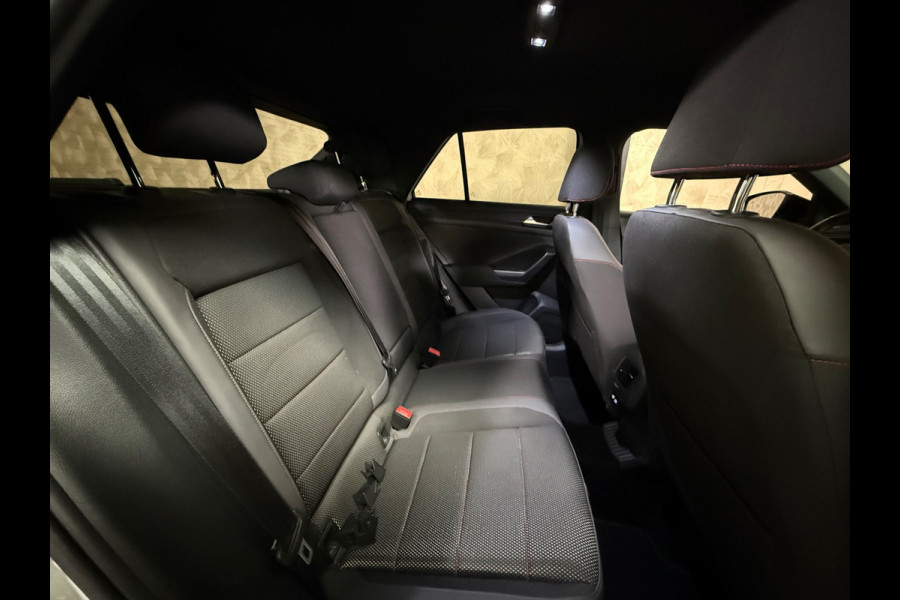 Volkswagen T-Roc 1.5 TSI Sportline Business | Sfeerverlichting | Camera | Carplay | Stoelverwarming