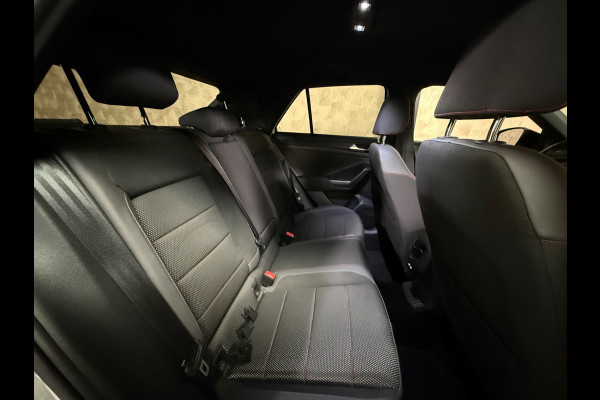 Volkswagen T-Roc 1.5 TSI Sportline Business | Sfeerverlichting | Camera | Carplay | Stoelverwarming