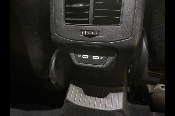 Volkswagen T-Roc 1.5 TSI Sportline Business | Sfeerverlichting | Camera | Carplay | Stoelverwarming