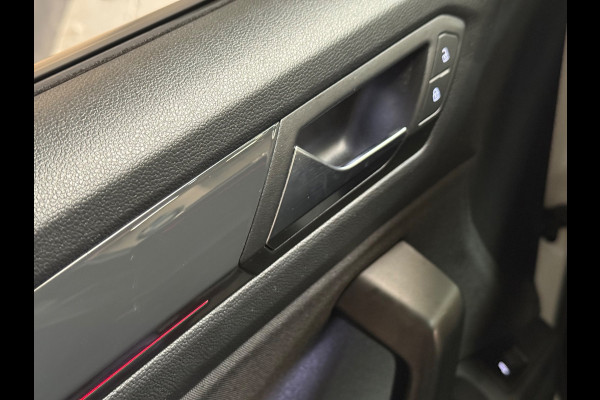 Volkswagen T-Roc 1.5 TSI Sportline Business | Sfeerverlichting | Camera | Carplay | Stoelverwarming