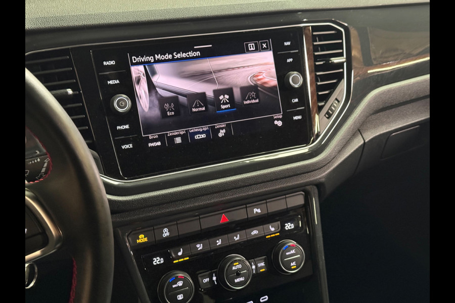 Volkswagen T-Roc 1.5 TSI Sportline Business | Sfeerverlichting | Camera | Carplay | Stoelverwarming