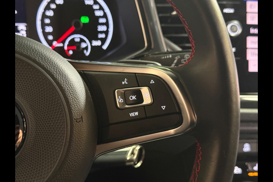 Volkswagen T-Roc 1.5 TSI Sportline Business | Sfeerverlichting | Camera | Carplay | Stoelverwarming