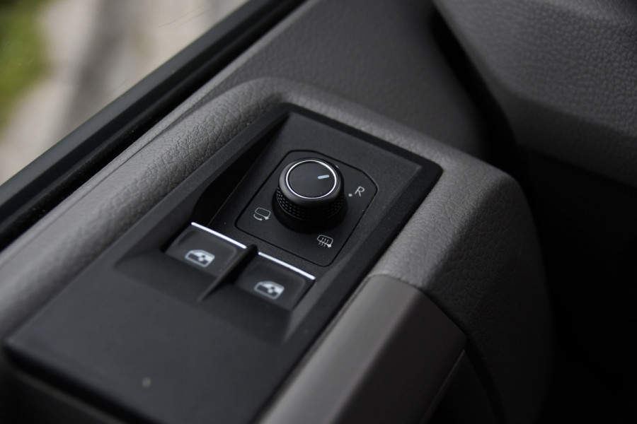 Volkswagen Crafter 35 2.0 TDI L3H3 Highline Cruise, Carplay, LED, Automaat, 177pk, Sensoren, Multimedia, Geveerde stoel, Uniek!
