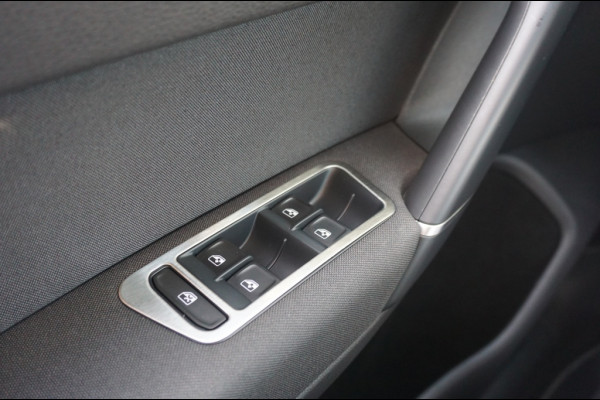 Volkswagen Golf Sportsvan 150PK Highline AUTOM. | TREKHAAK | WINTERPACK | CAMERA | NAVI