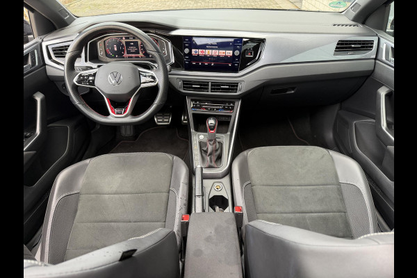 Volkswagen Polo 2.0 TSI GTI 18"/Panoramadak/Dodehoek/Stoelverwarming/Digital Cockpit Pro/Adaptieve cruise/IQ Light/Keyless/PDC v+a/Apple Carplay & Android Auto