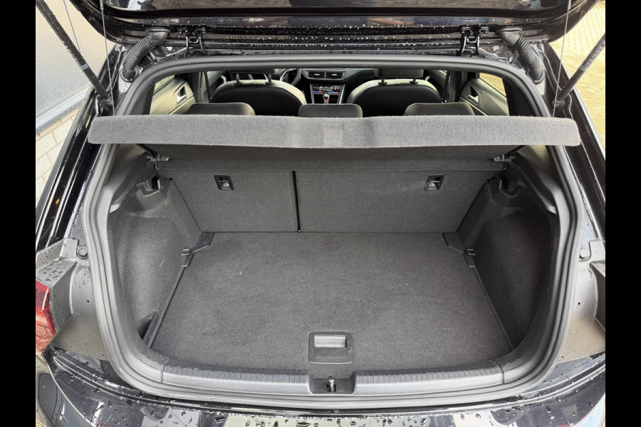 Volkswagen Polo 2.0 TSI GTI 18"/Panoramadak/Dodehoek/Stoelverwarming/Digital Cockpit Pro/Adaptieve cruise/IQ Light/Keyless/PDC v+a/Apple Carplay & Android Auto