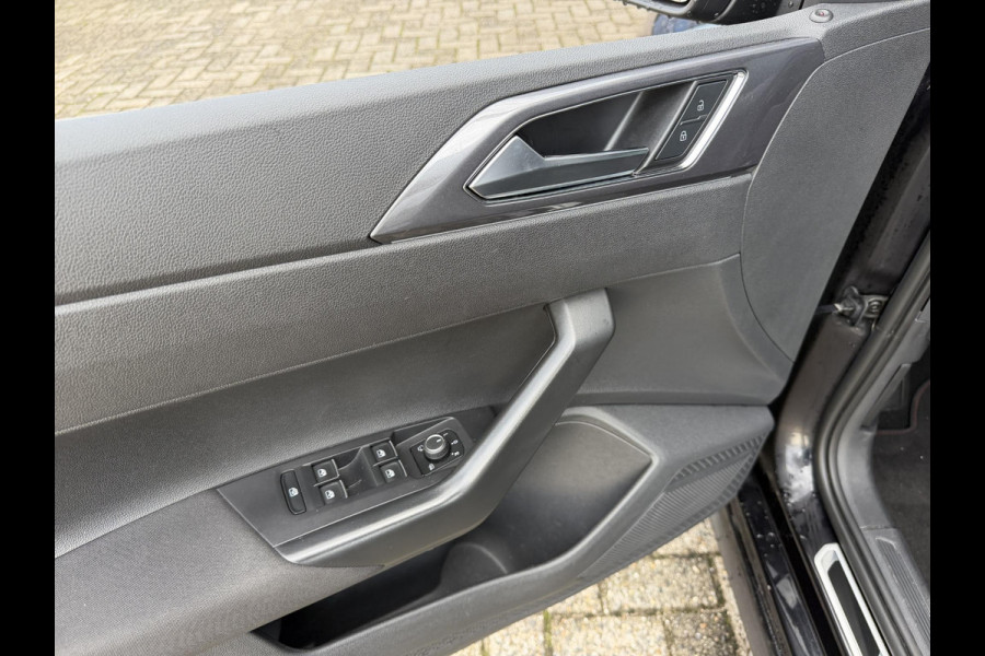 Volkswagen Polo 2.0 TSI GTI 18"/Panoramadak/Dodehoek/Stoelverwarming/Digital Cockpit Pro/Adaptieve cruise/IQ Light/Keyless/PDC v+a/Apple Carplay & Android Auto