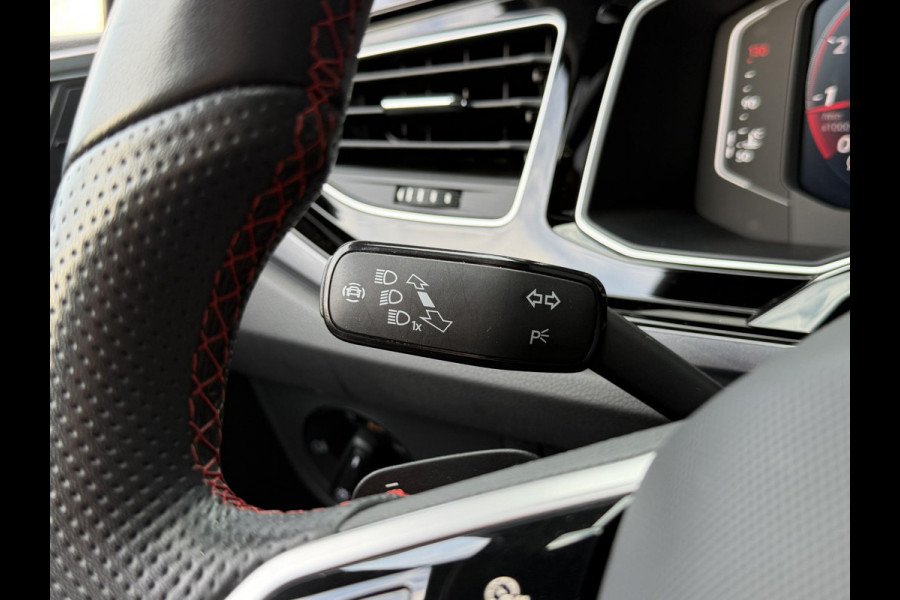 Volkswagen Polo 2.0 TSI GTI 18"/Panoramadak/Dodehoek/Stoelverwarming/Digital Cockpit Pro/Adaptieve cruise/IQ Light/Keyless/PDC v+a/Apple Carplay & Android Auto