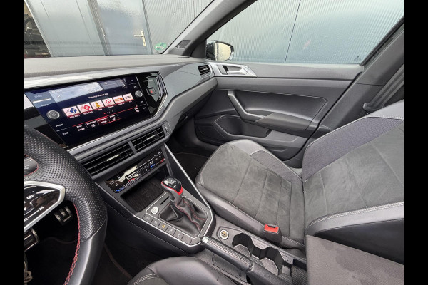 Volkswagen Polo 2.0 TSI GTI 18"/Panoramadak/Dodehoek/Stoelverwarming/Digital Cockpit Pro/Adaptieve cruise/IQ Light/Keyless/PDC v+a/Apple Carplay & Android Auto