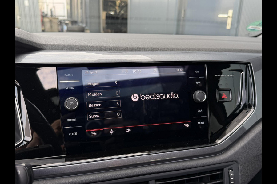 Volkswagen Polo 2.0 TSI GTI 18"/Panoramadak/Dodehoek/Stoelverwarming/Digital Cockpit Pro/Adaptieve cruise/IQ Light/Keyless/PDC v+a/Apple Carplay & Android Auto