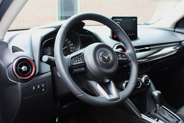 Mazda 2 1.5 SkyActiv-G 90 Homura - Stoel- stuurverwarming, Cruise, Achteruitrijcamera, Airco!