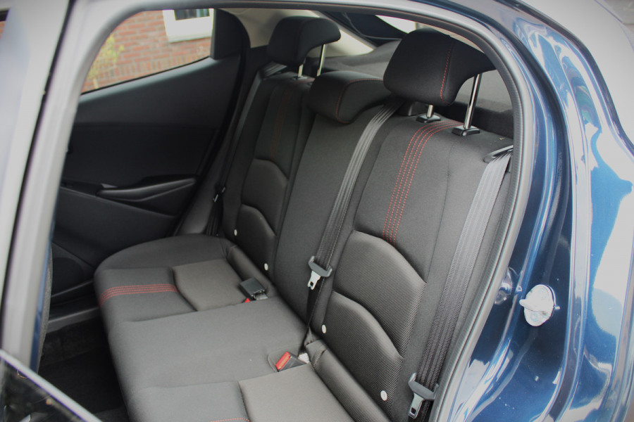 Mazda 2 1.5 SkyActiv-G 90 Homura - Stoel- stuurverwarming, Cruise, Achteruitrijcamera, Airco!