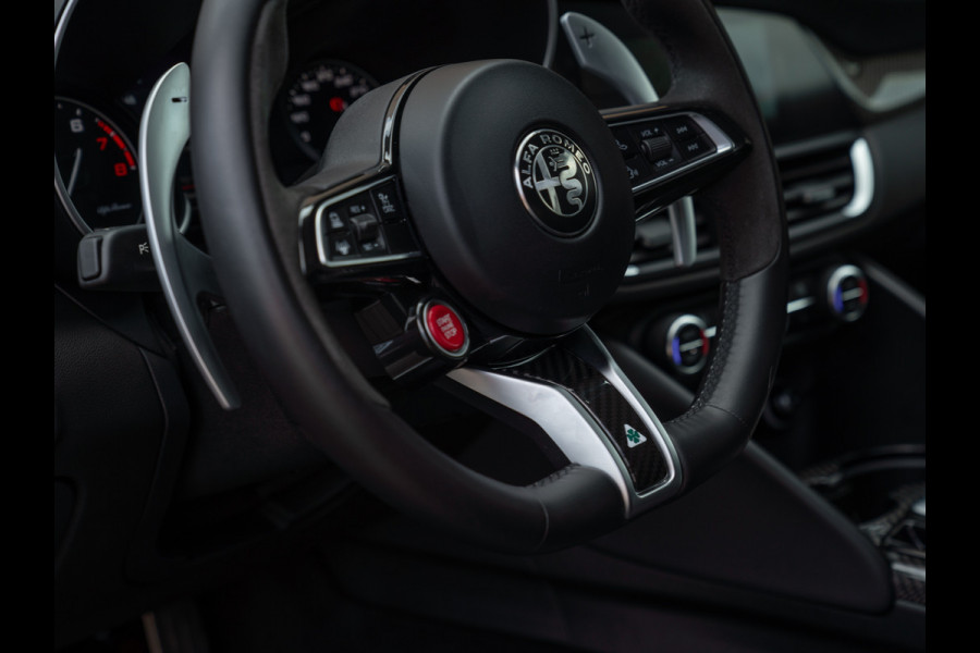 Alfa Romeo Giulia 2.9 V6 Quadrifoglio | Harman/Kardon | Adapt. cruise | Carplay | Carbon stuur
